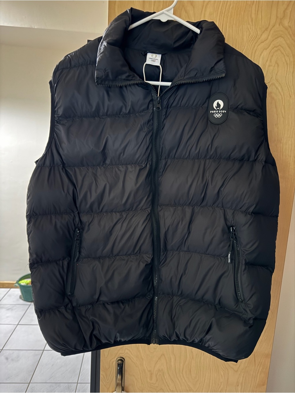 Black Puffer Vest - Paris 2024 Olympic Patch